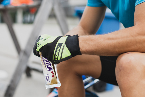 F&uuml;r eine schnelle Regeneration nach dem Sport ist unter anderem die richtige Ern&auml;hrung ganz entscheidend &raquo; Protein-Riegel zur N&auml;hrstoffversorgung